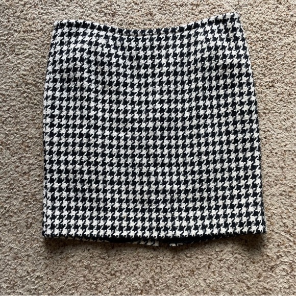 TRINA Turk houndstooth wool skirt size 6 - Picture 1 of 4